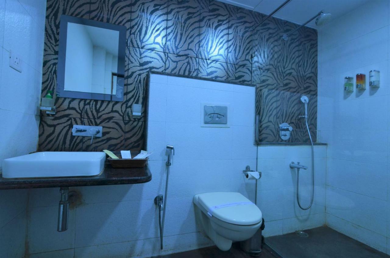 The Majestic Suites Колката Номер фото