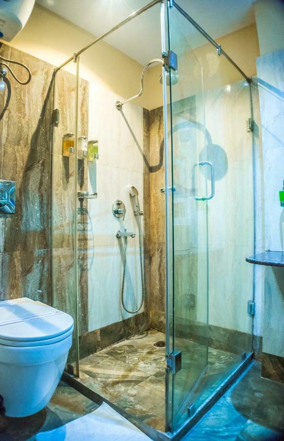 The Majestic Suites Колката Номер фото